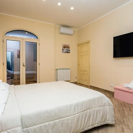 Clelia - Jacuzzi Garden Villa Catania