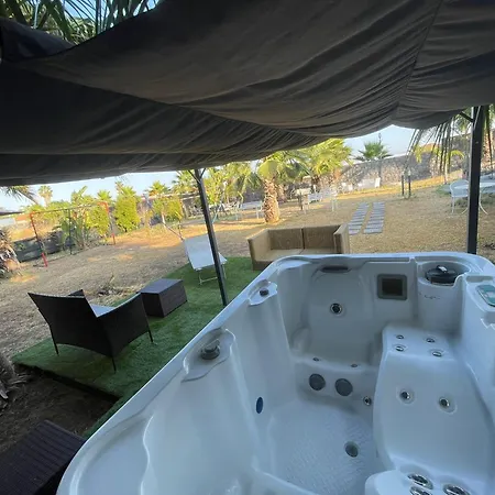 Clelia - Jacuzzi Garden فيلة *